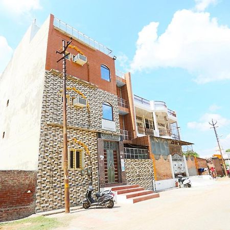 Vrindāvan Oyo 44361 Shri Lajjaram Ashram酒店 外观 照片